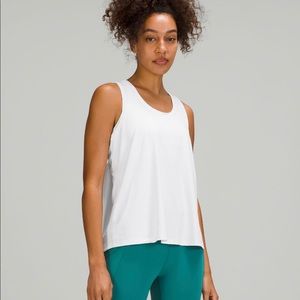 NWT lululemon Essential Tank *Train - Size 10